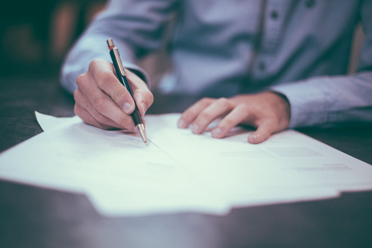 الأوراق والمستندات المطلوبة لشحن البضائع